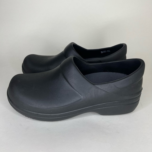 Crocs Shoes Clogs Slip Ons Women Size 8 Slip Resistan Black Rubber - Picture 7 of 13